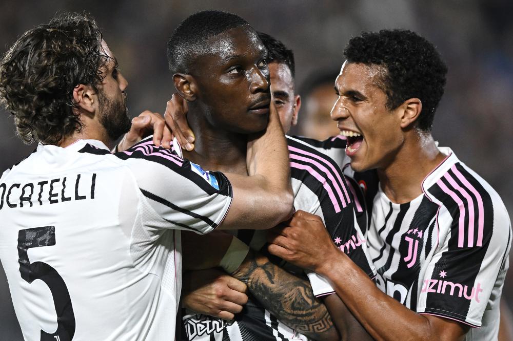 那不勒斯经历10轮点球晋级意杯8强，孔蒂：我们更配得上晋级